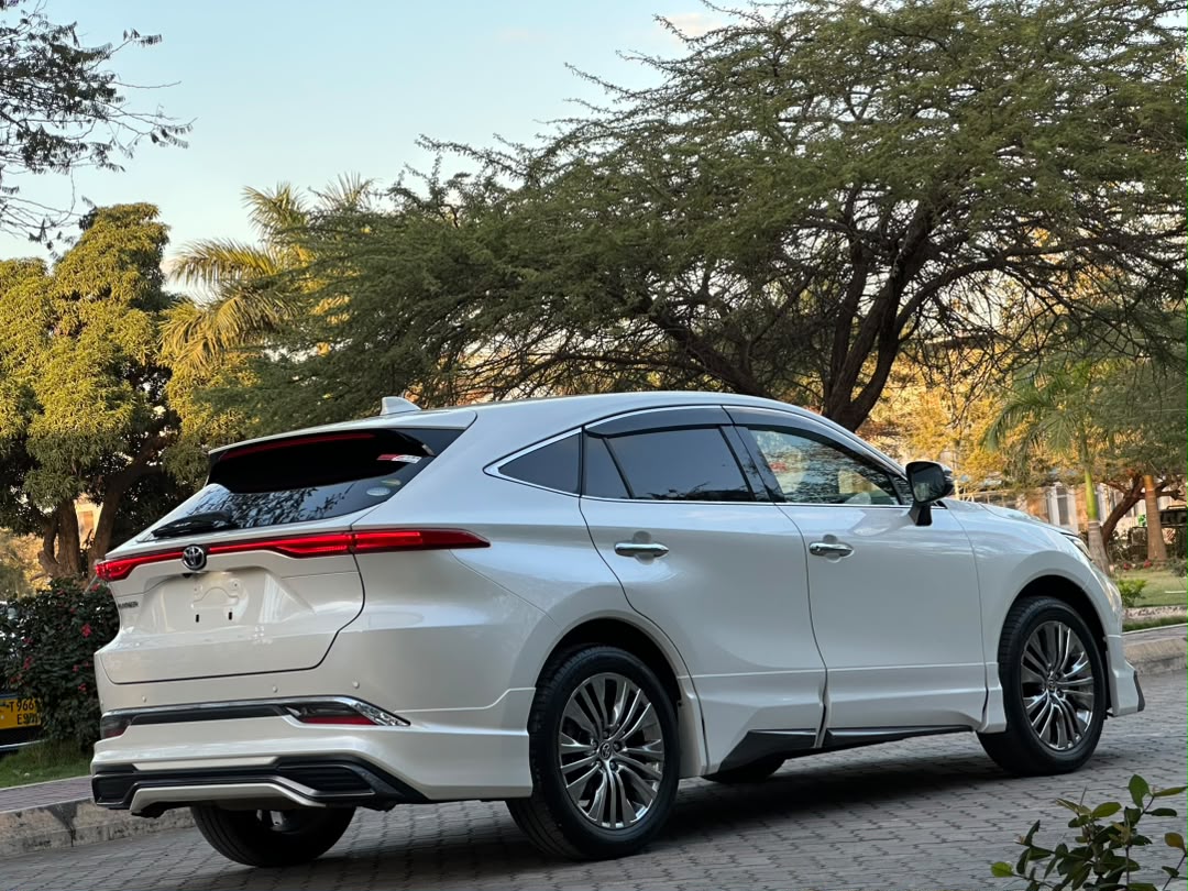 Toyota Harrier Z package thumbnail 11